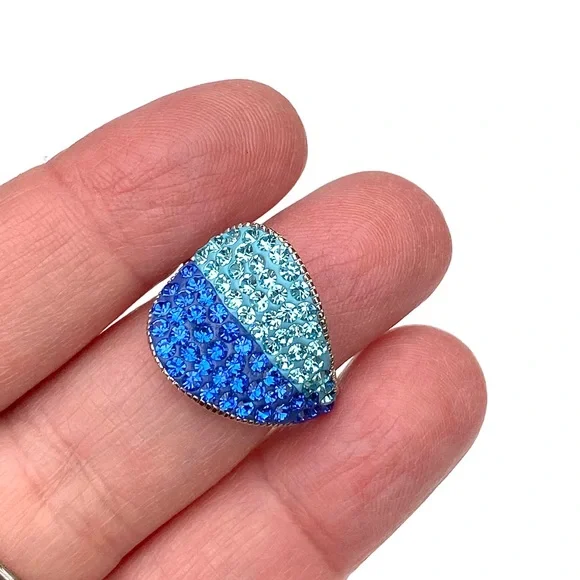 $3/20 Two tone blue rhinestone ring - Picture 5 of 9